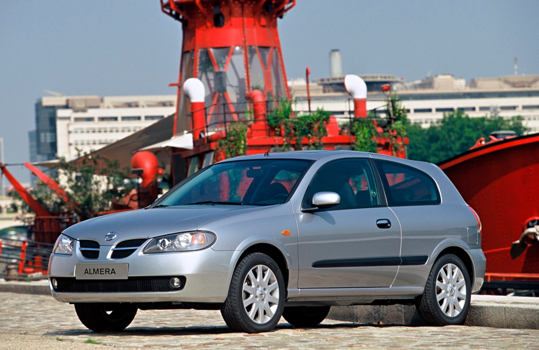 Nissan Almera: radzimy co kupić, diesla a może benzynę