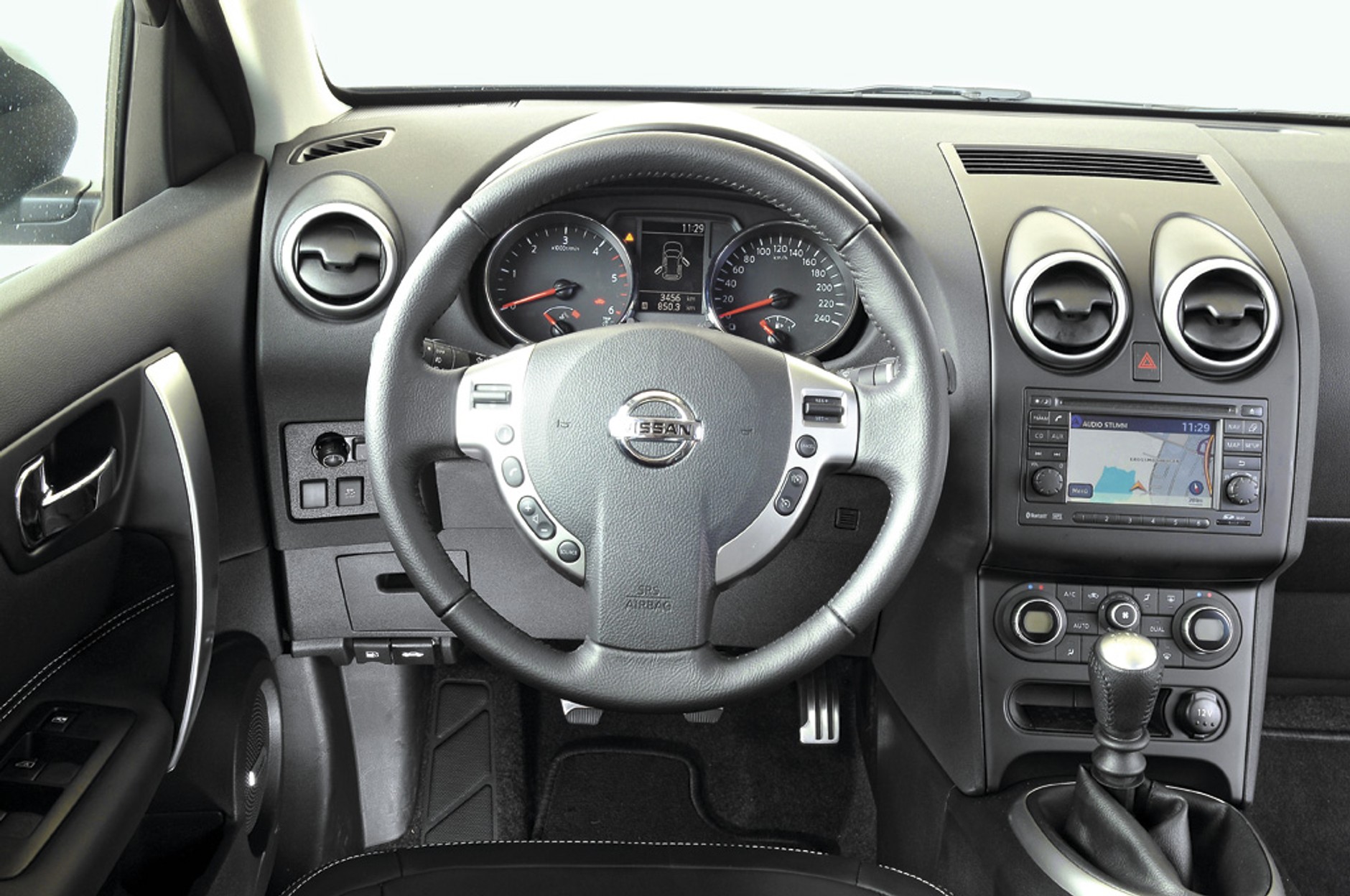 Nissan Qashqai - deska rozdzielcza