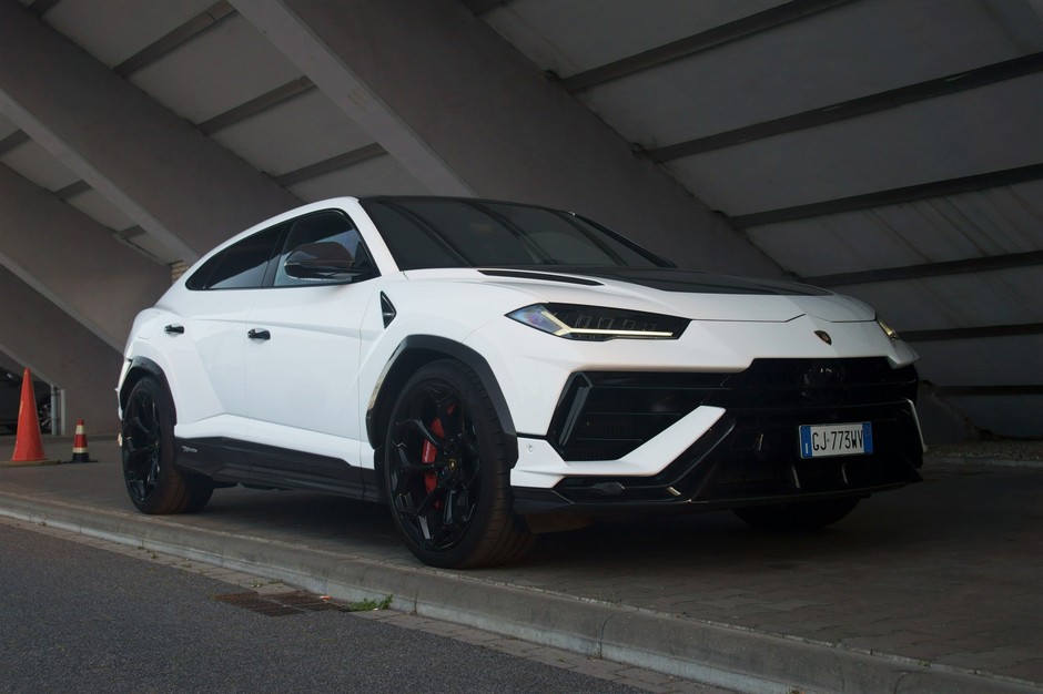Lamborghini Urus Performante wzbudza respekt nawet na postoju