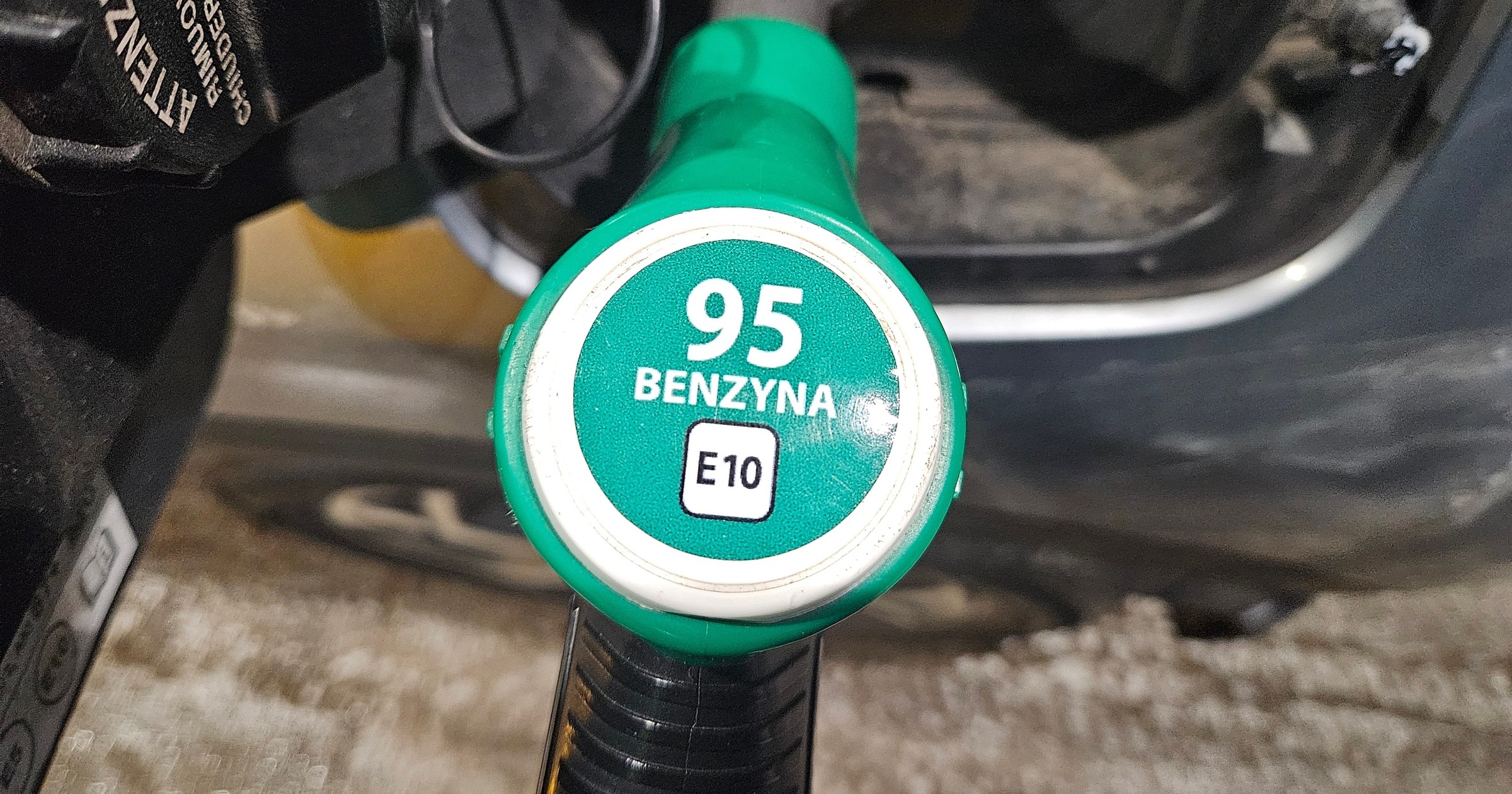 Tankowanie, benzyna E10