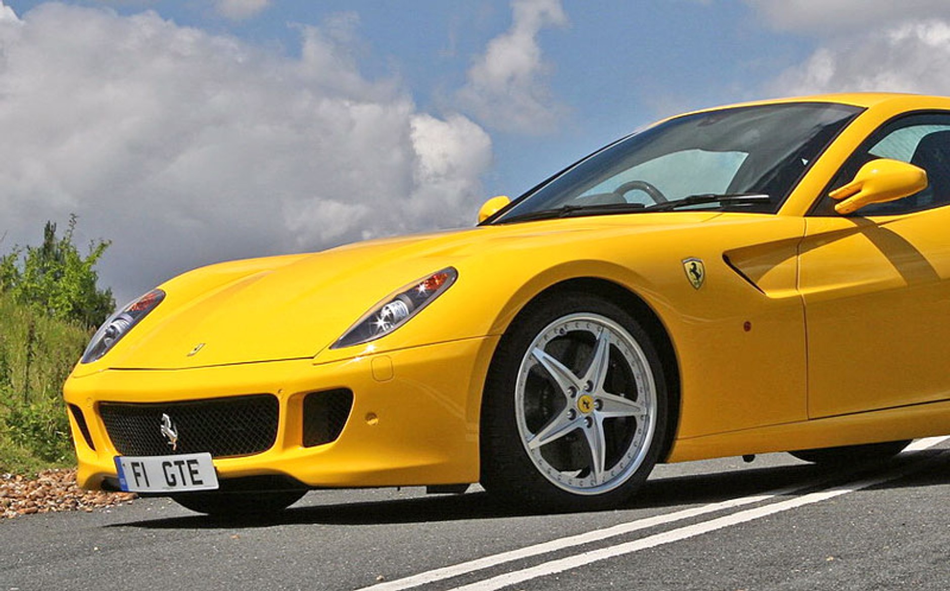 Ferrari 599 HGTE: pakiet dla koneserów (wideo)