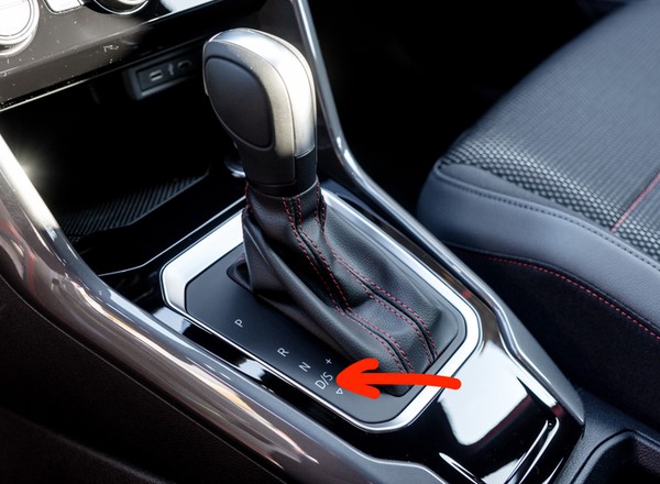 Ta funkcja jest stosowana przez niewielu kierowców, a wydłuża życie automatycznej skrzyni biegów