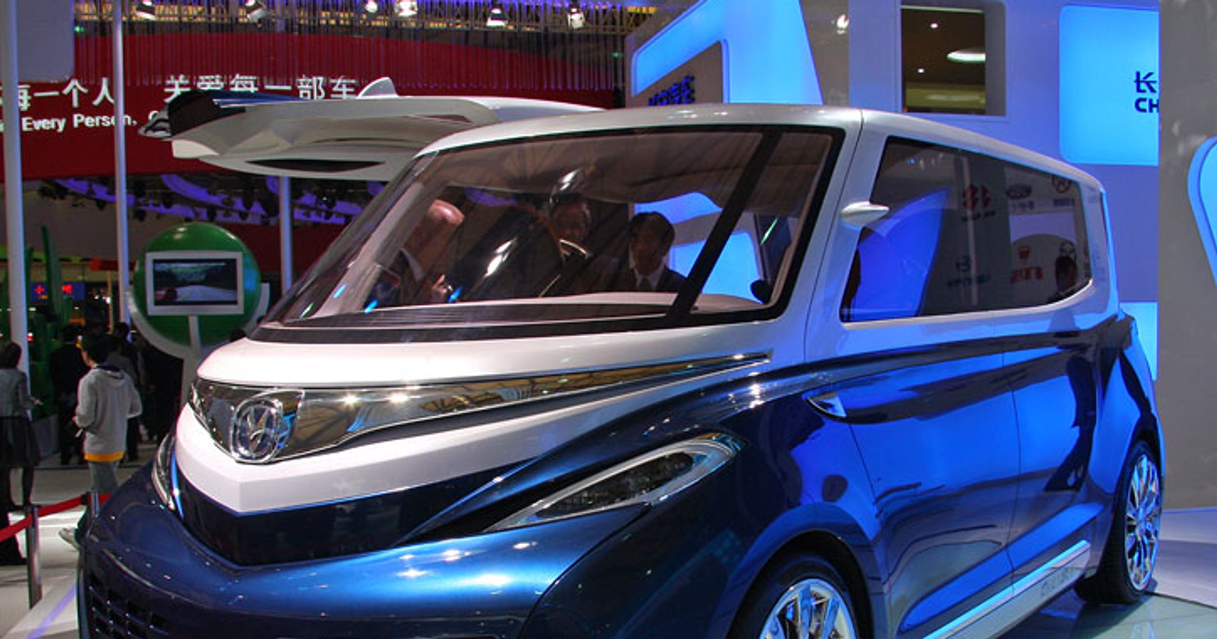 Changaj Voss – Gullwing w wersji maxi