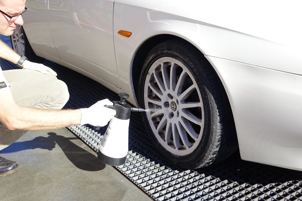 Jak umyć auto, żeby domyć?