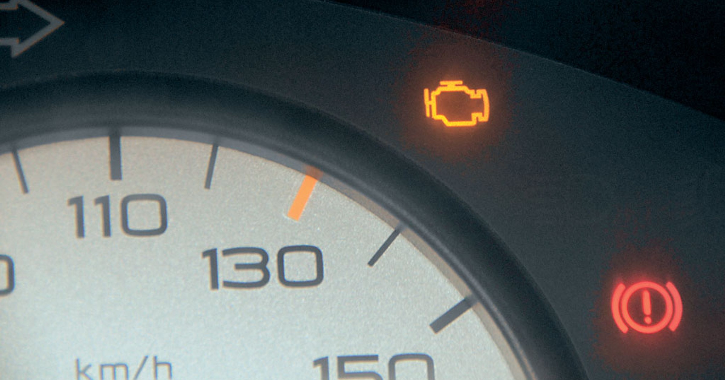 Kontrolka check engine (zdjęcie ilustracyjne)