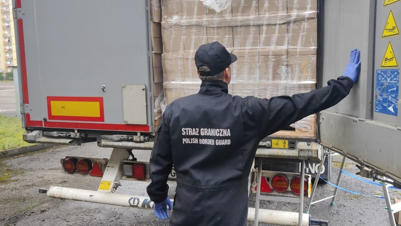 Naczepa ze skradzionym towarem