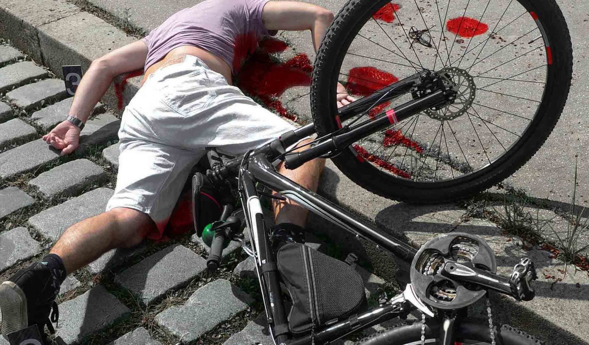 Pijany rowerzysta - zdjęcie ilustracyjne