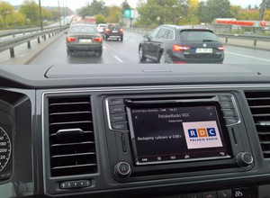 Radio DAB+ w samochodzie - jak odbierać cyfrowe radio w Polsce