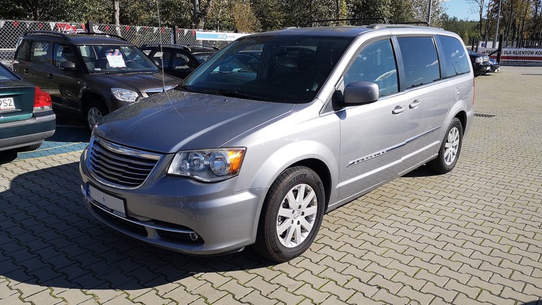 Auto z ogłoszenia – Chrysler Town&Country 2016