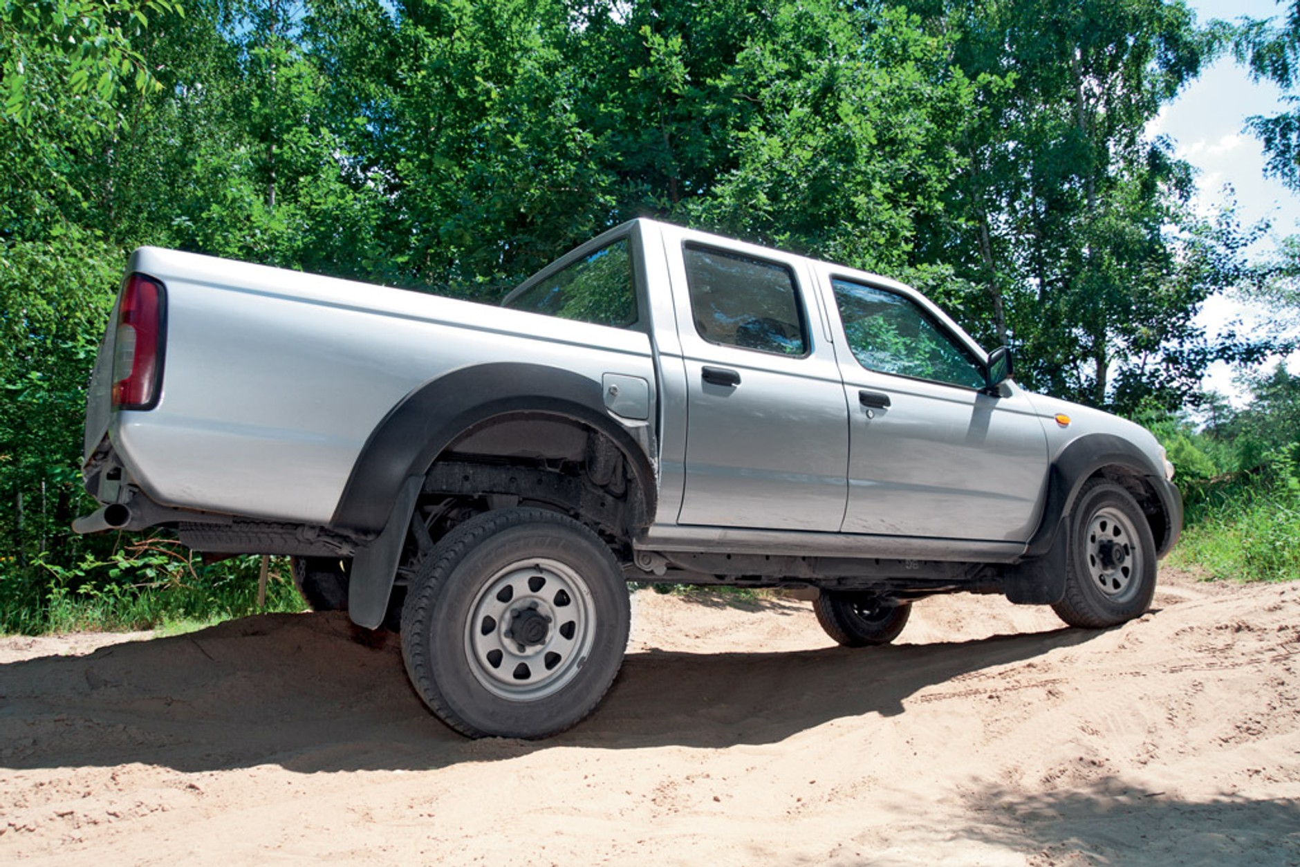 Chętni do ciężkiej pracy? Porównujemy najtańsze pikapy na naszym rynku