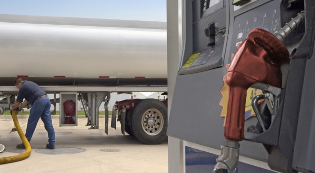 Kukiz'15 składa projekt ustawy likwidującej opłatę paliwową