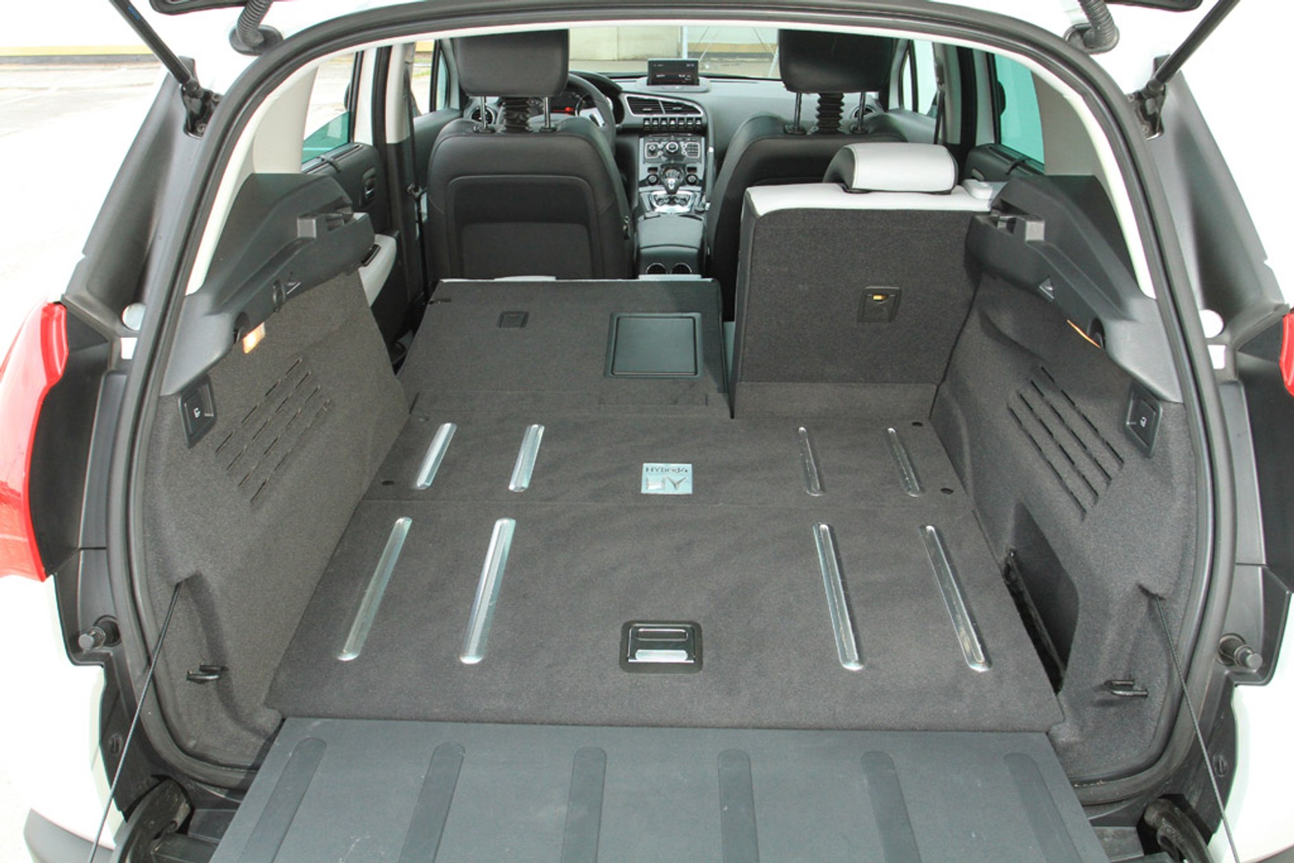 Peugeot 3008 HYbrid4: hybryda dla rozrzutnych ekologów