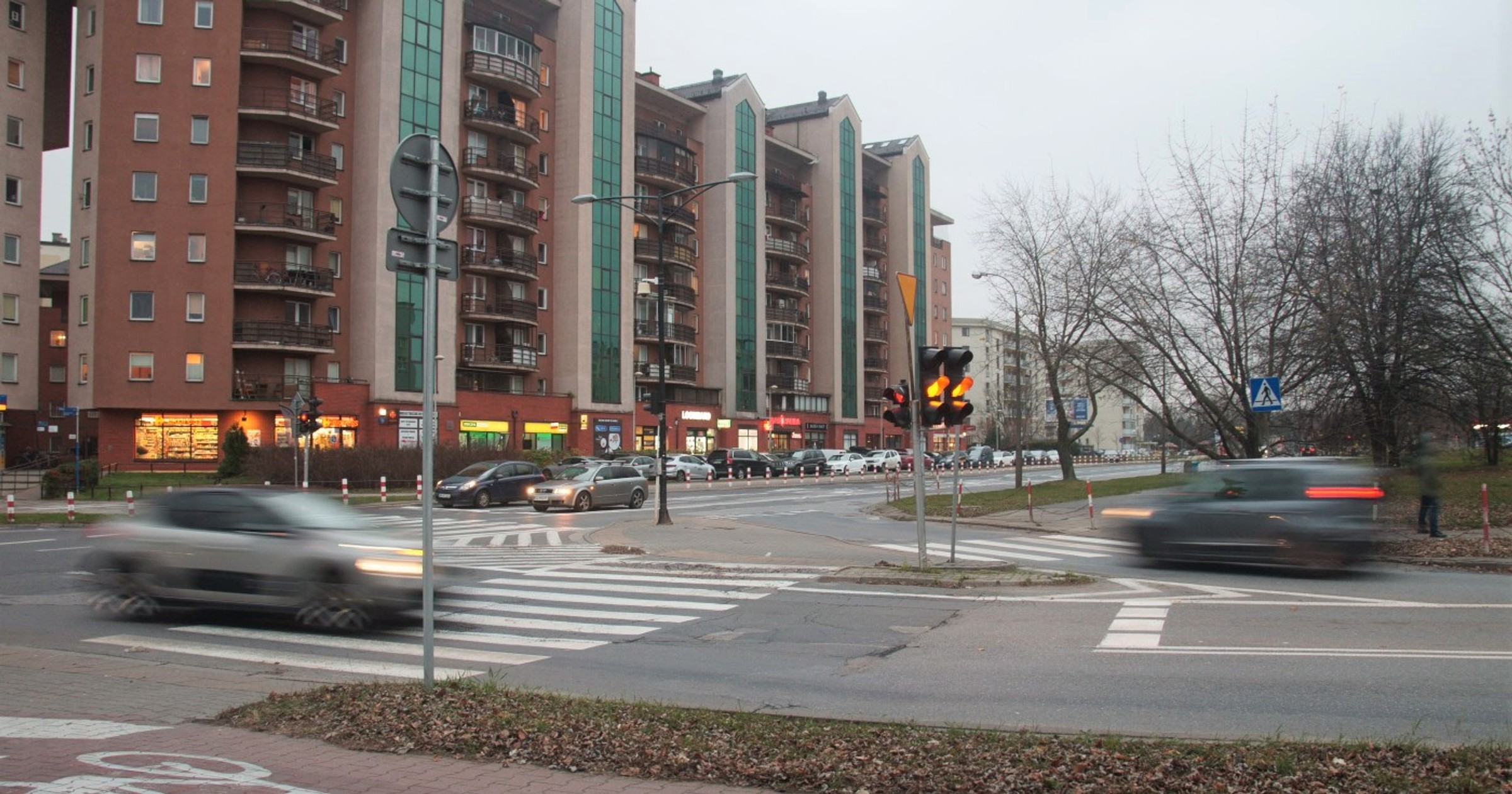 Przejścia dla pieszych stały się znacznie bezpieczniejszymi miejscami po zmianie przepisów w 2021 r.