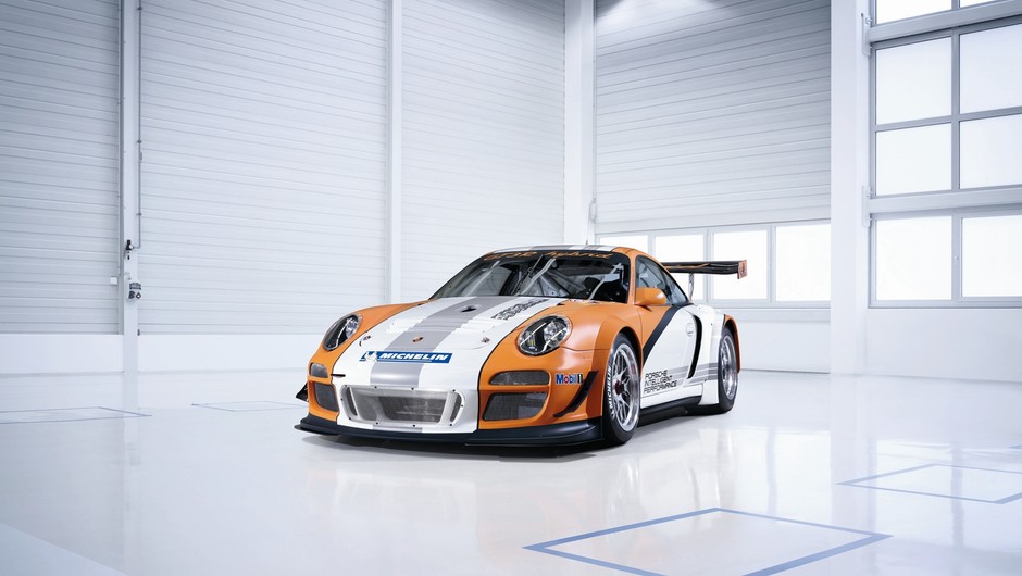 Porsche GT3 R Hybrid