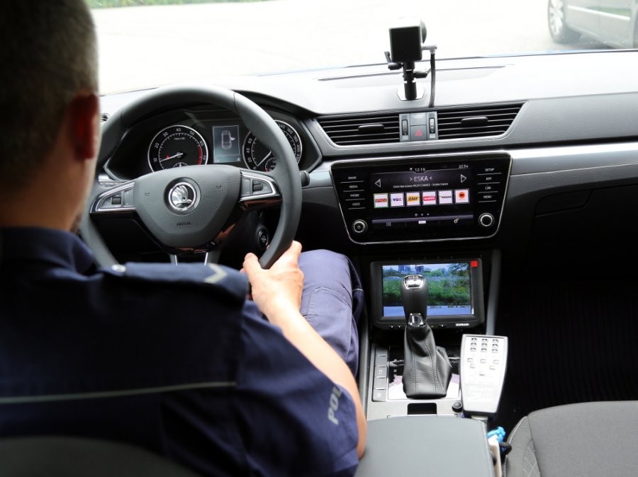 Nowe radiowozy – 272-konne Skody Superb