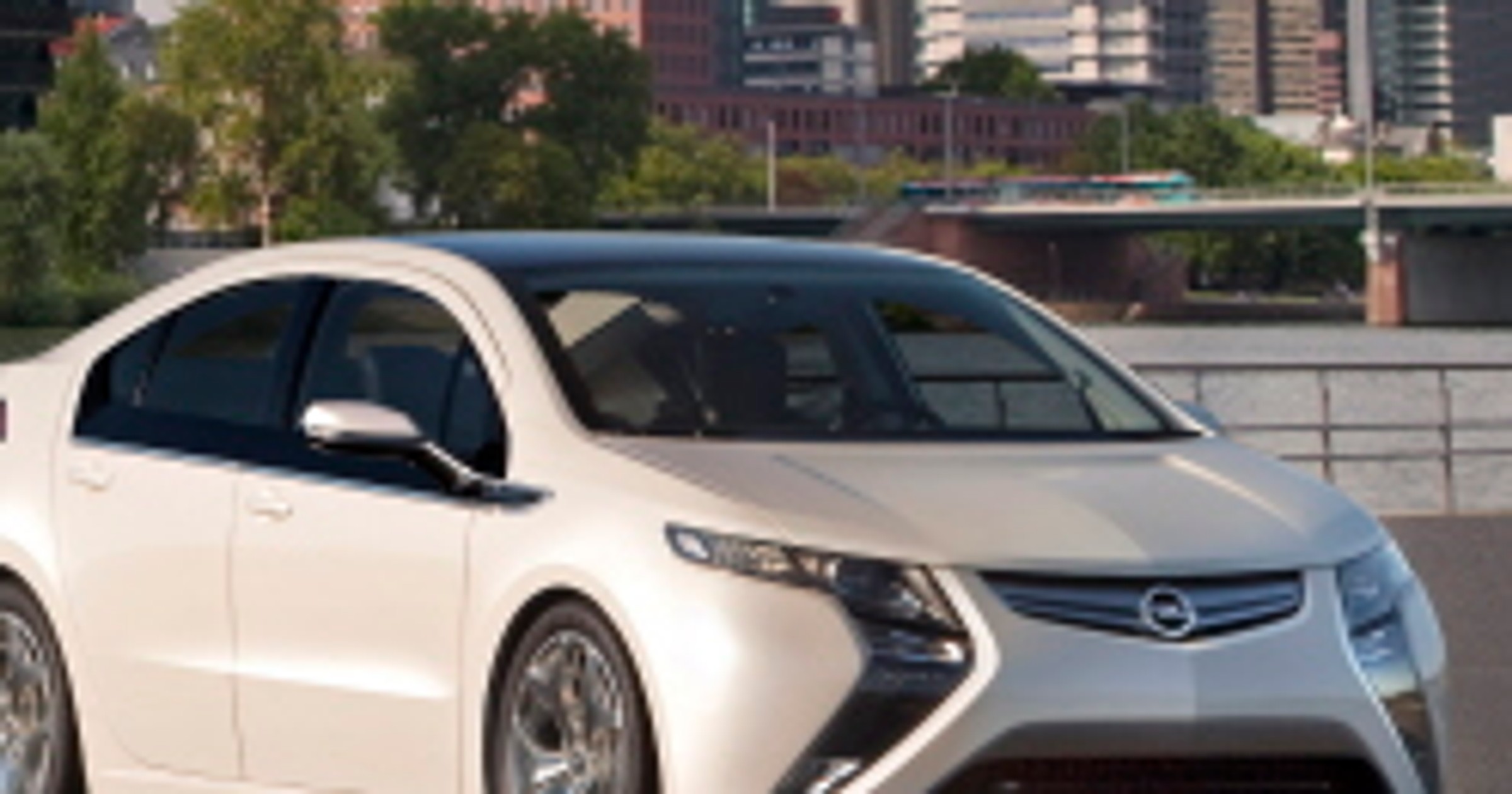 IAA Frankfurt 2009: premiera Opla Ampera -  wykorzystanie technologii Voltec