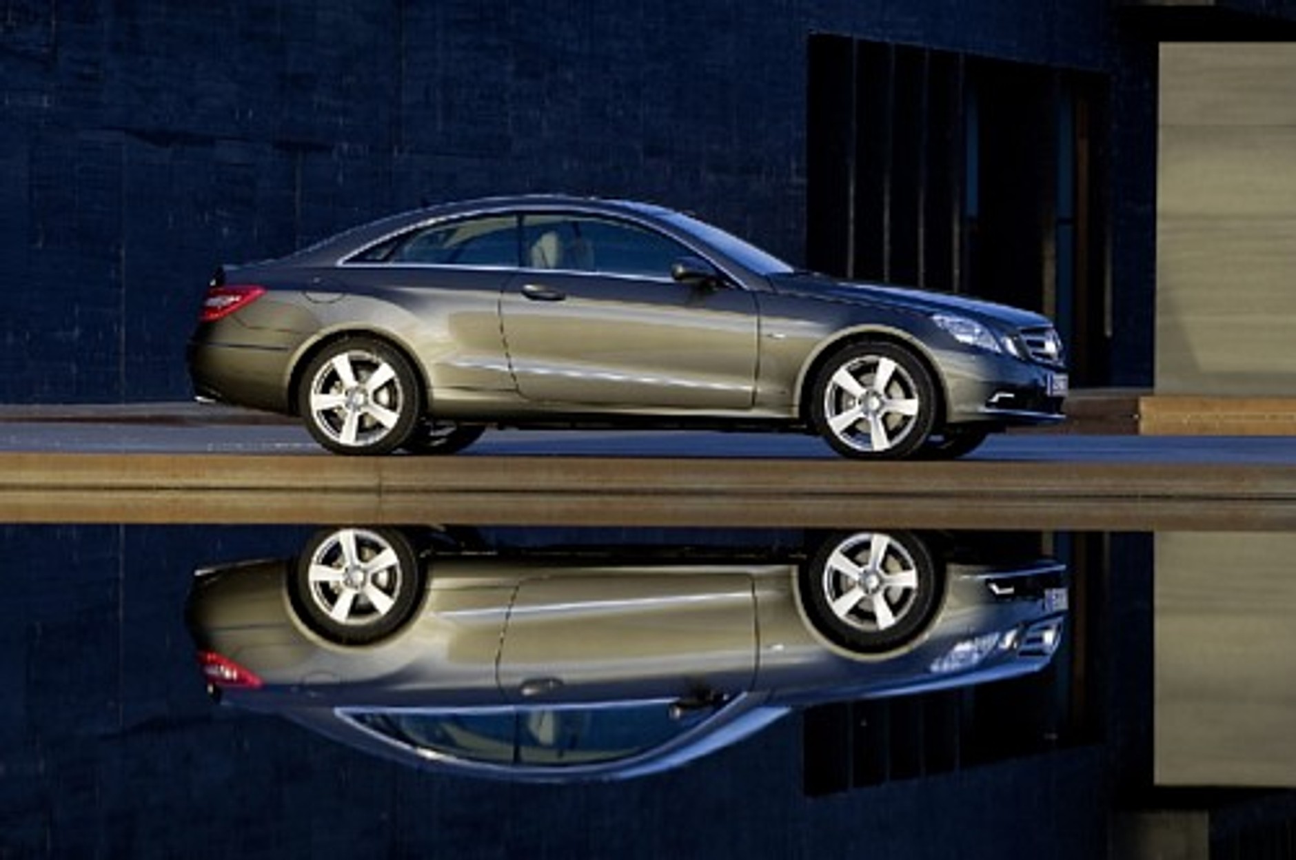 Mercedes E Coupe - Pociągające wcielenie Merca