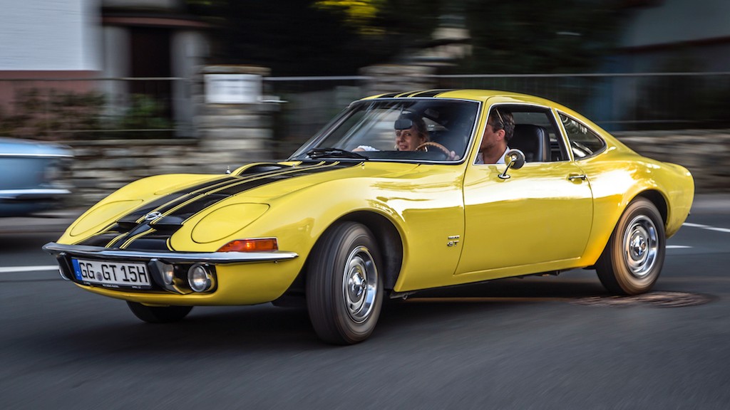 Wśród porzuconych aut znajduje się kultowy Opel GT