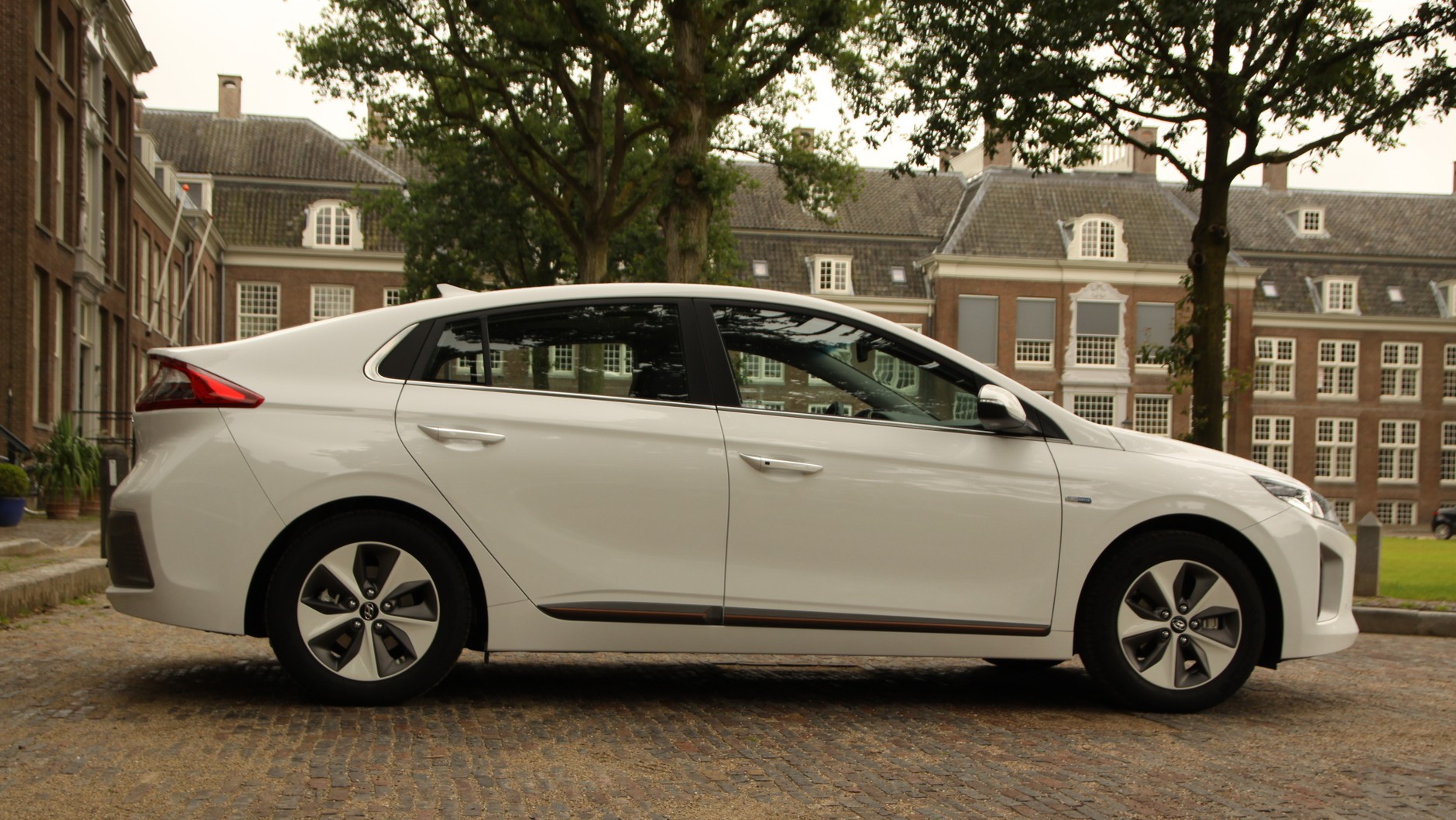 Hyundai Ioniq