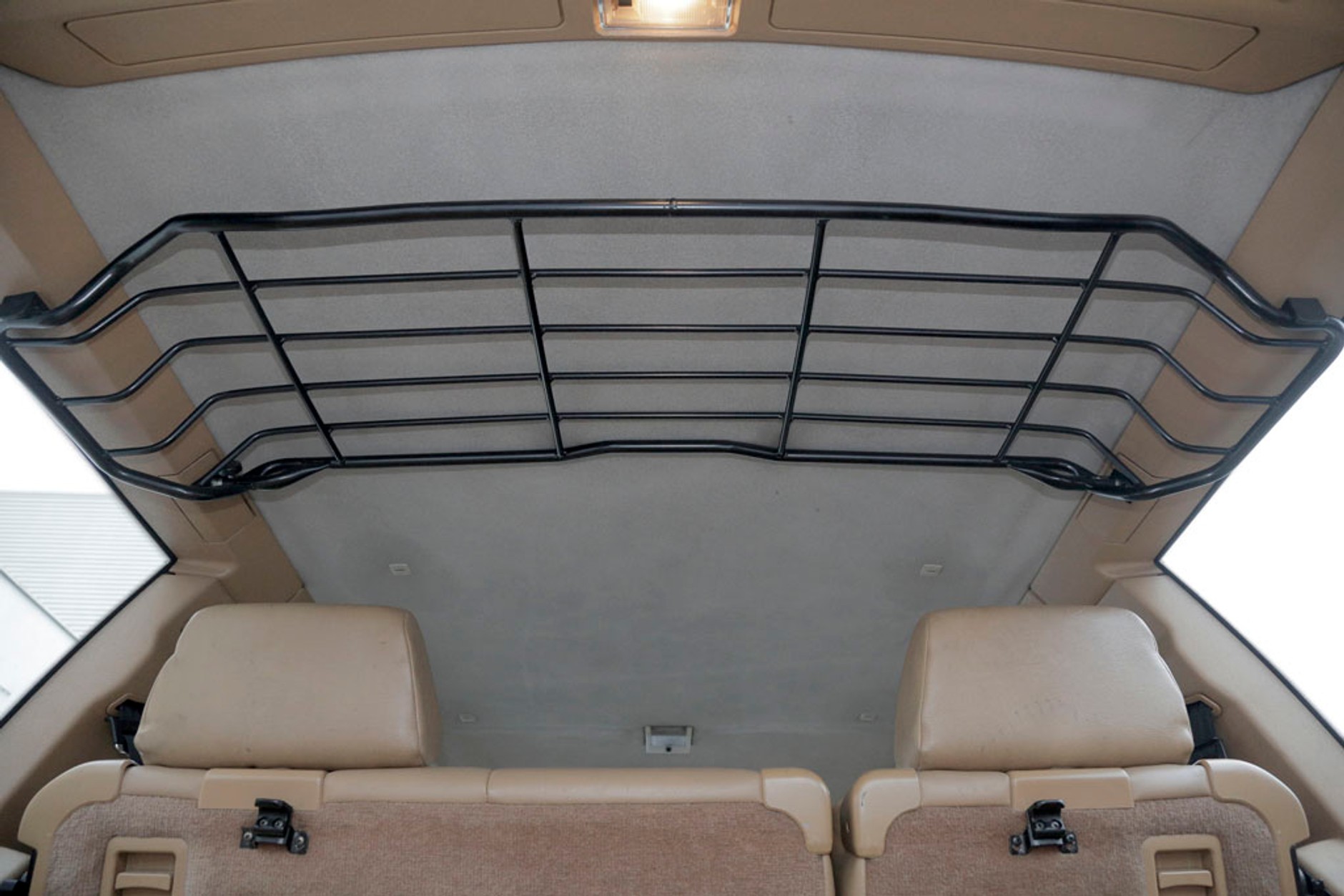 Mercedes S124 kontra Volvo 740 kombi - który klasyk będzie lepszy na co dzień