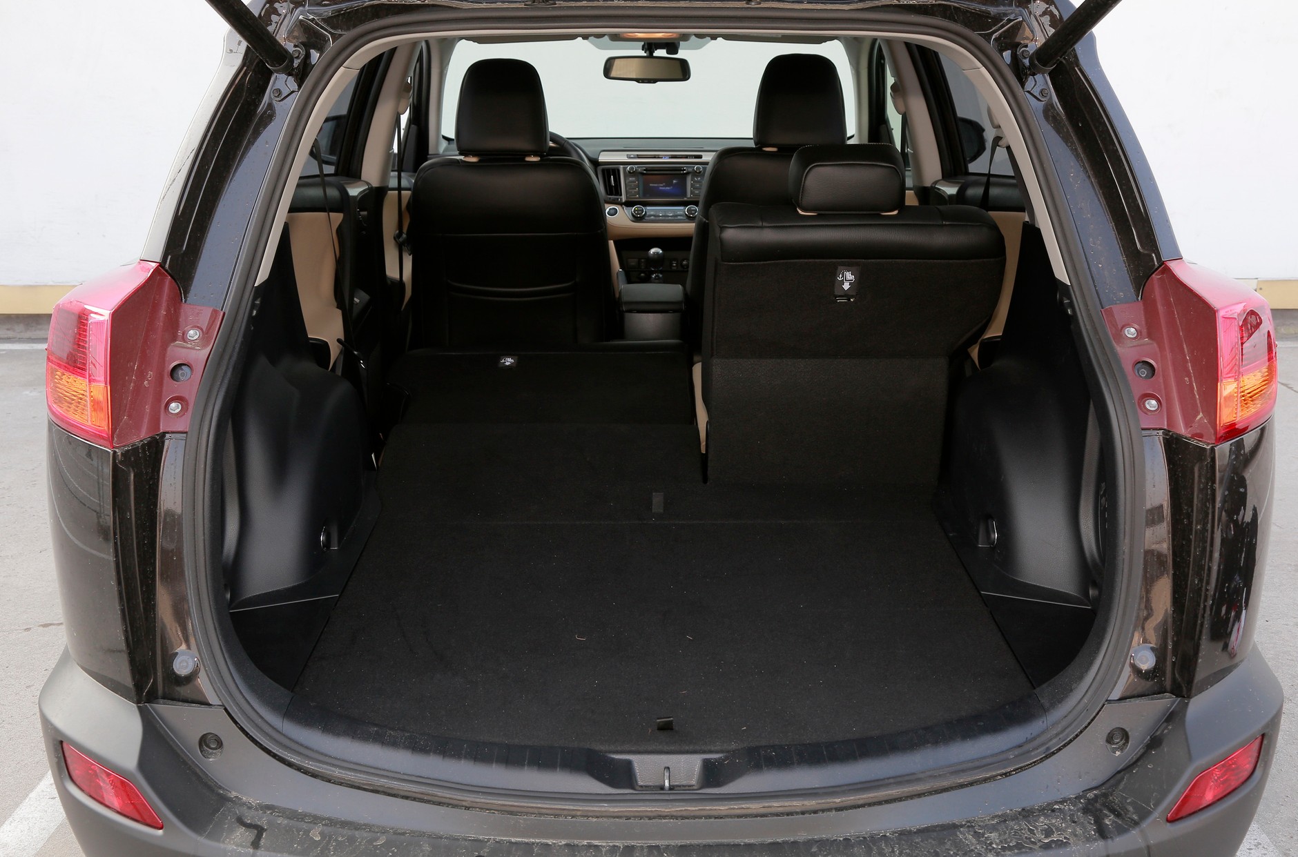 Toyota RAV4 IV