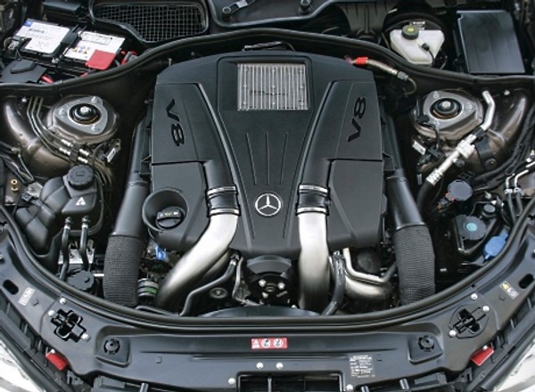 4.7 V8, które spala… 9,5 l/100km!