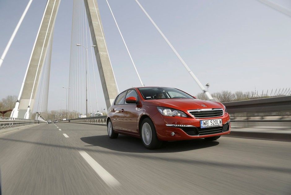 Peugeot 308 1.2 PureTech - jak sobie poradzą 3 cylindry?
