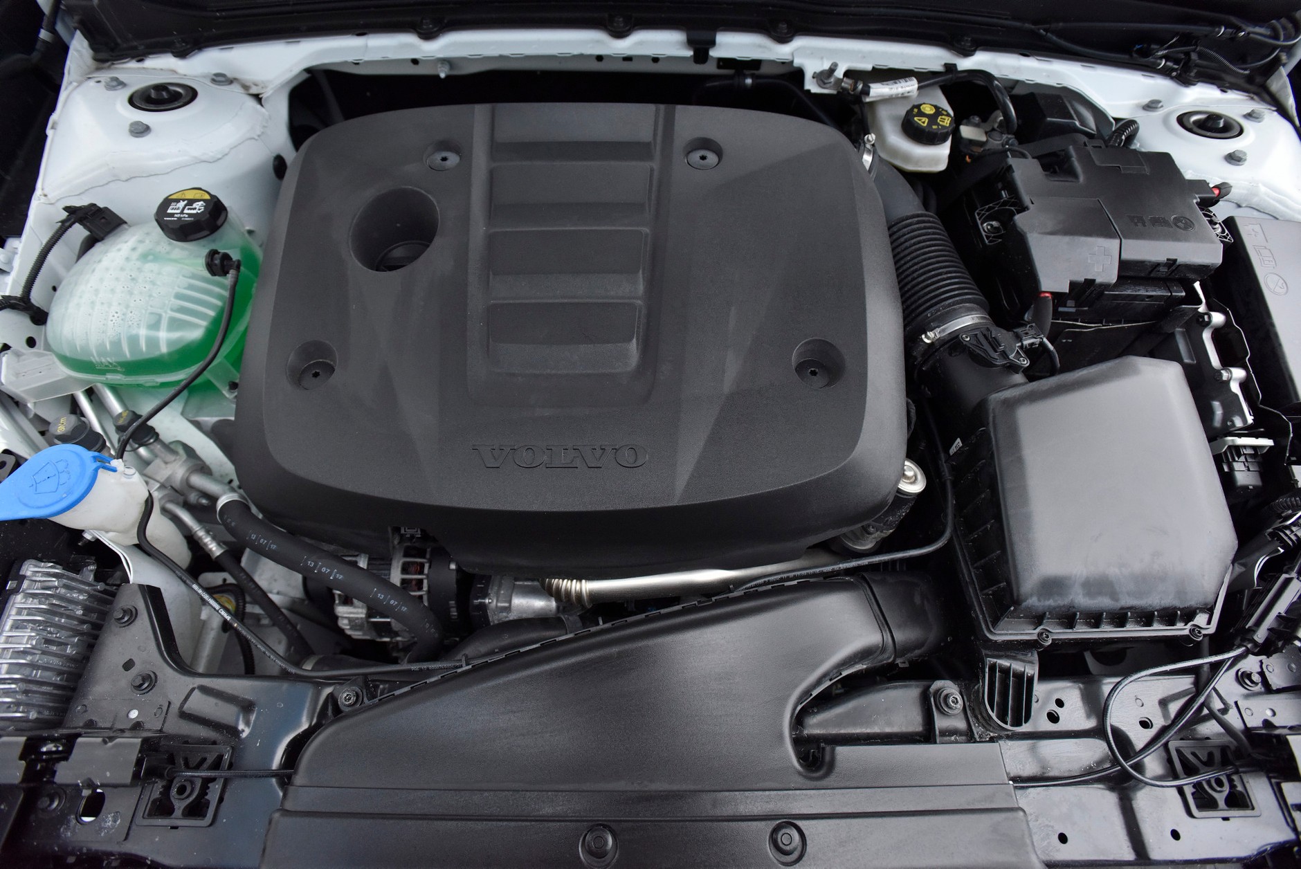 Drzwi do klasy premium otwarte? Porównanie: Volvo XC40 vs. Audi Q3, BMW X1