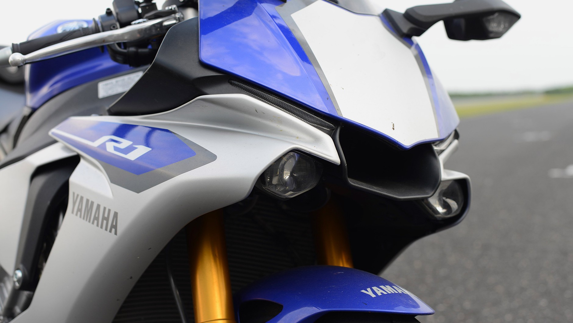 Yamaha YZF-R1
