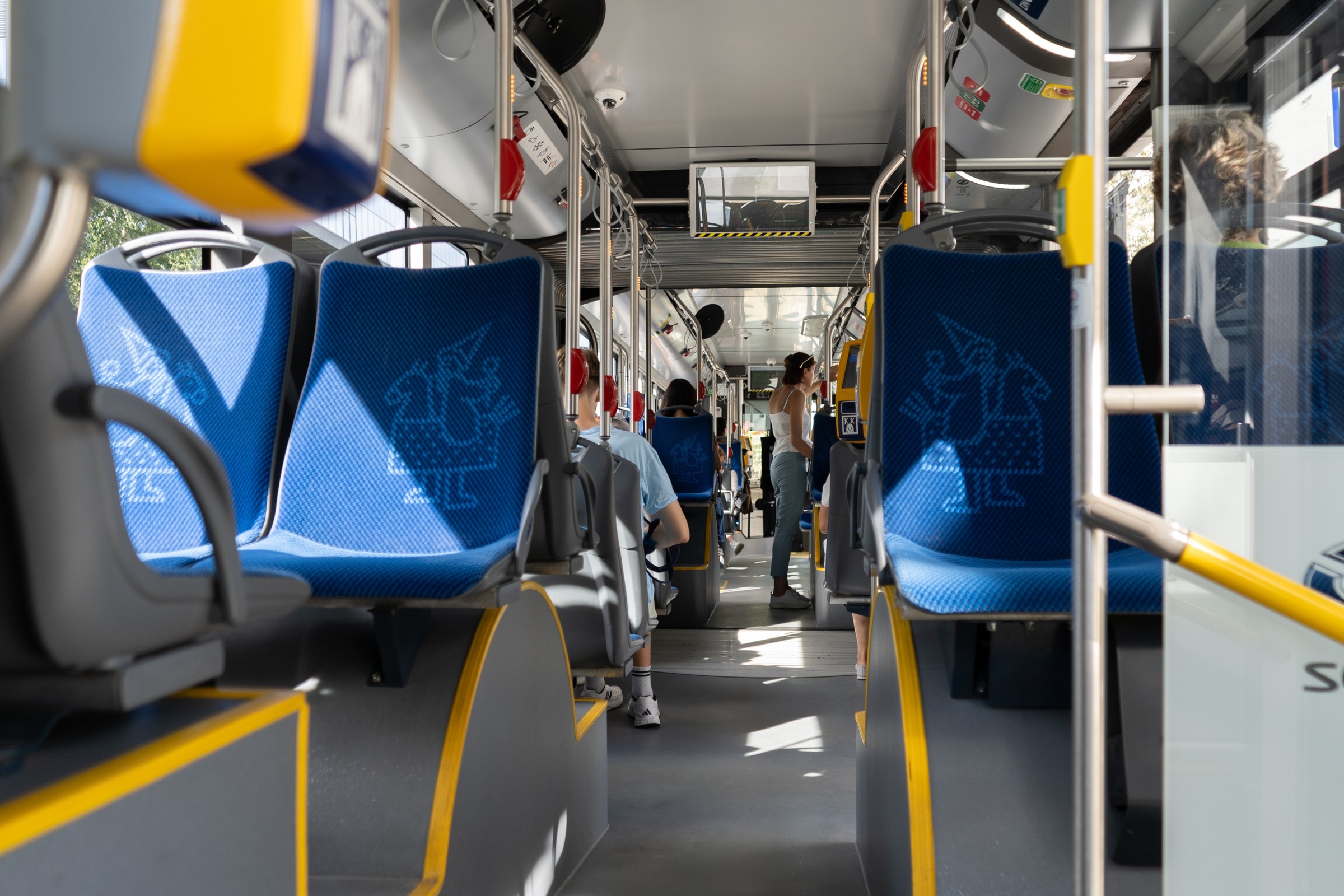 Dostała 306 zł mandatu, choć miała bilet. "Stali nade mną, wywierali presję"