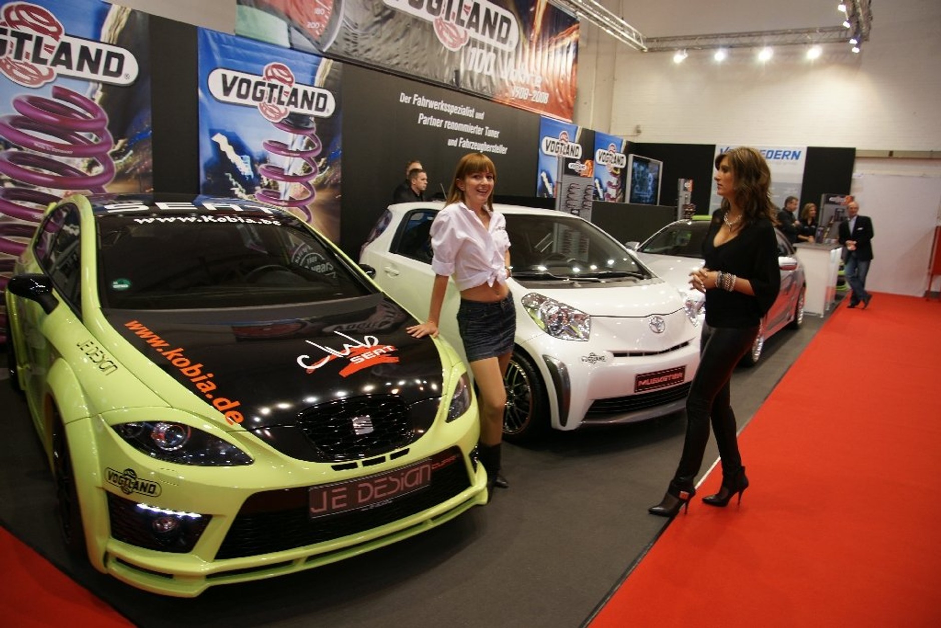 Essen Motor Show 2009: gorące dziewczyny i szybkie maszyny