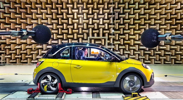 Opel Adam z systemem audio Infinity. Bagażnik mniejszy o 100 litrów!