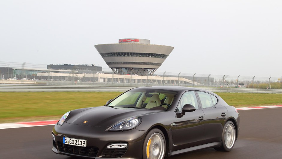 Porsche Panamera Turbo S idealne na tor