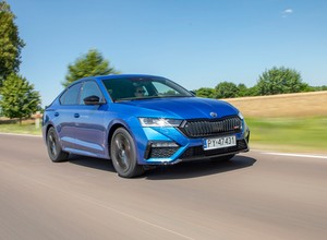Skoda Octavia RS jest praktyczna i sportowa. Czy takie połączenie ma sens?