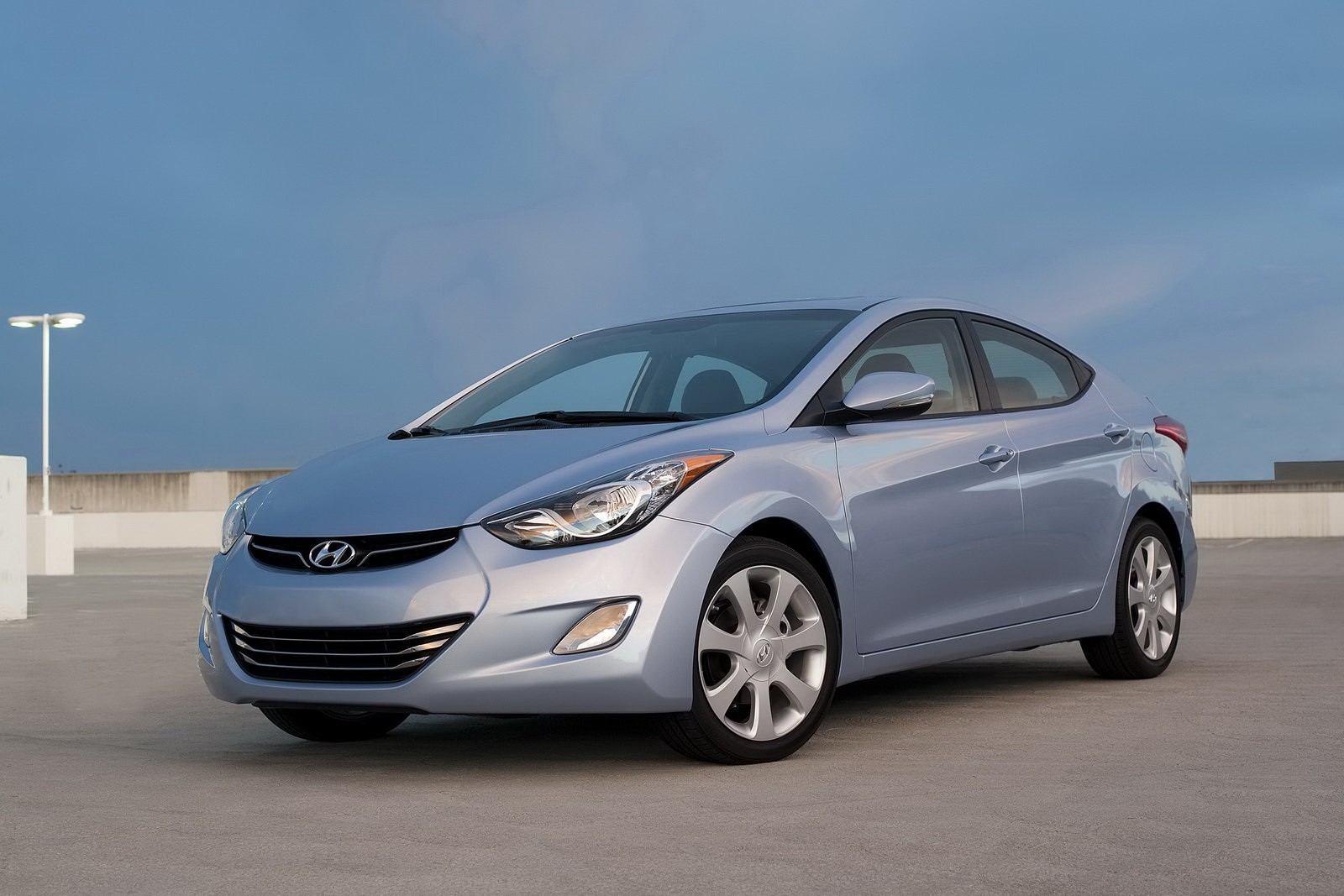 Hyundai Elantra debiutuje w Los Angeles