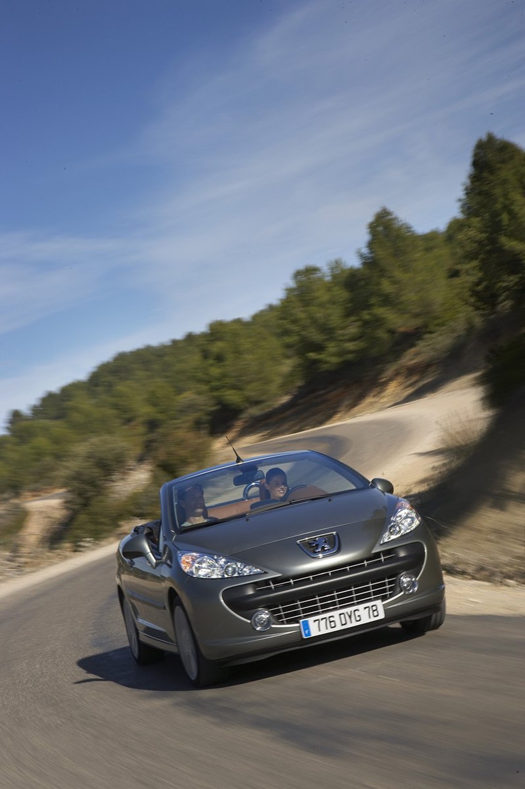 Peugeot w Genewie: niebo nad głowami w nowym 207 CC