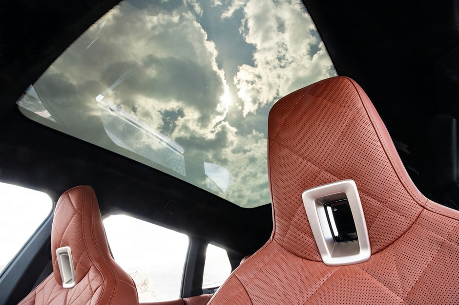 BMW iX (2021)