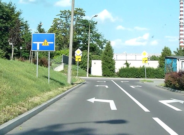 Znaki poziome przed skrzyżowaniem: znasz ich znaczenie?