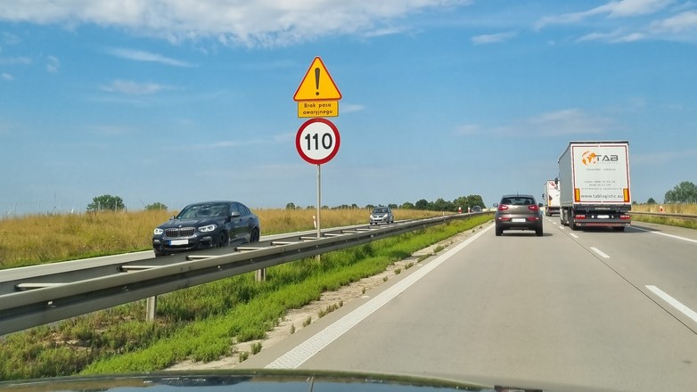 Autostrada A4 bez pasa awaryjnego