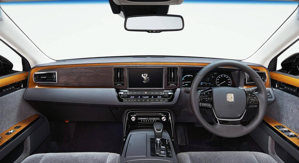 Nowa Toyota Century zamiast Rolls-Royce'a?