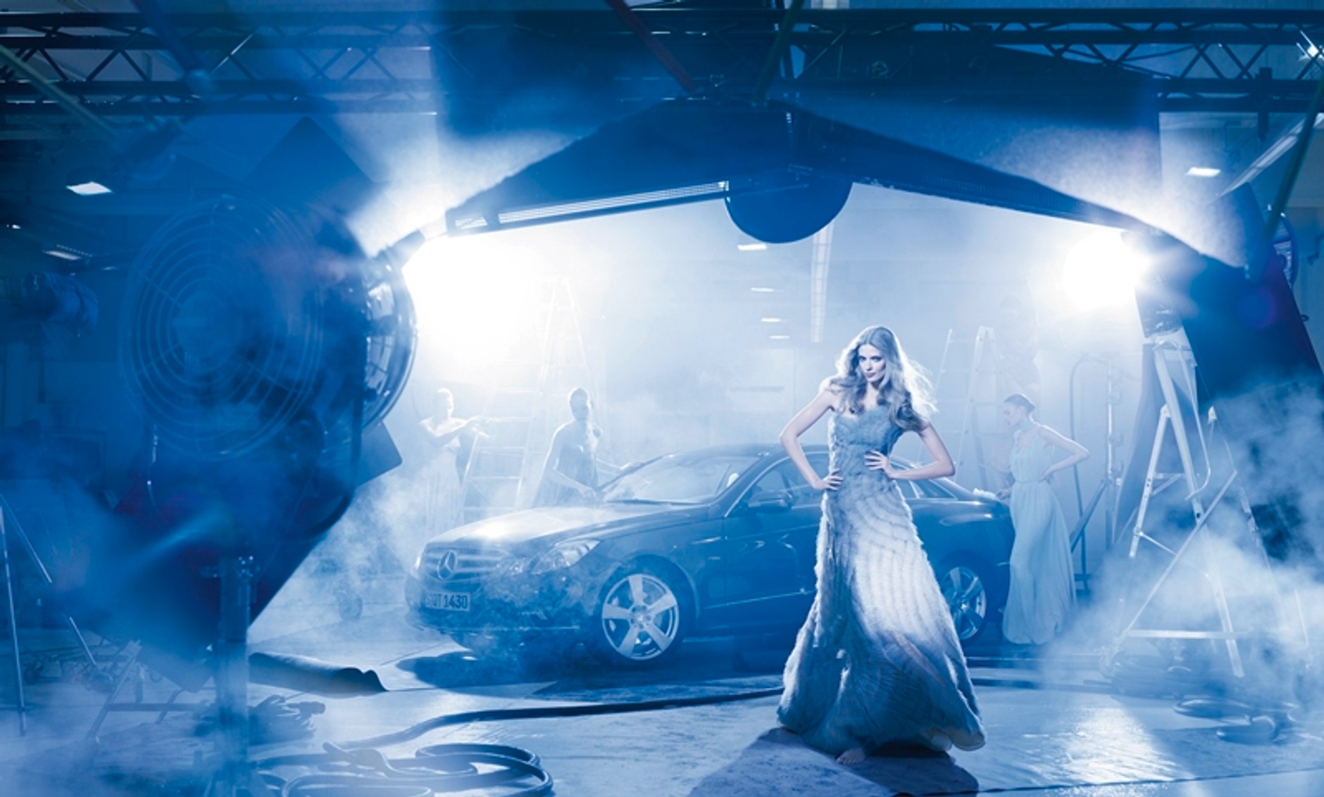 Jak znaleźć żonę? Kup Mercedesa E Coupe