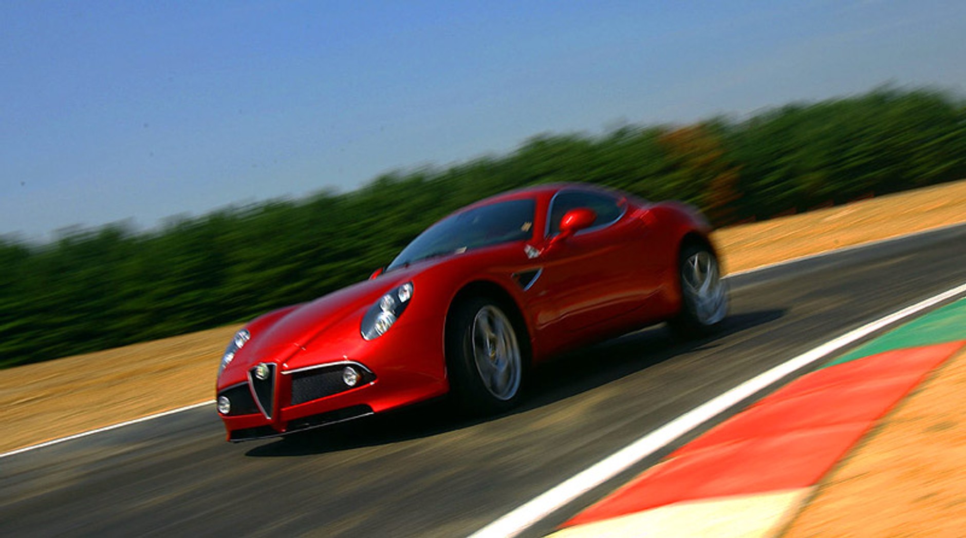 Alfa Romeo 8C Competizione GTA – premiera w czerwcu 2010