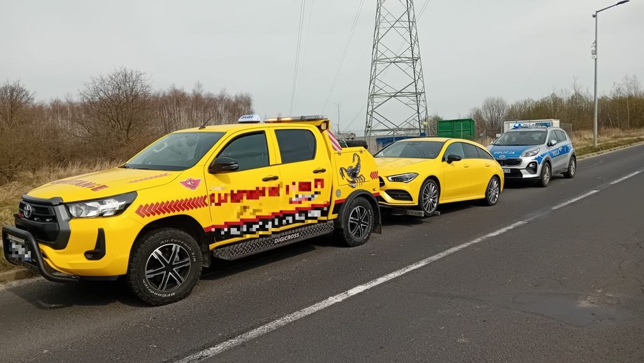 Policjanci złapali kierowcę Mercedesa. Auto pewnie zostanie skonfiskowane