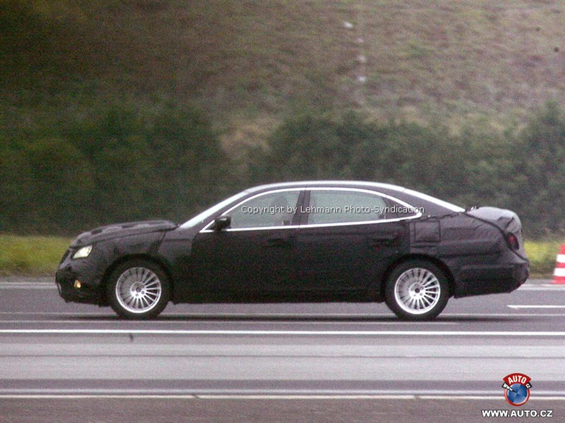 Zdjęcia szpiegowskie: SsangYong Chairman – nowe zdjęcia