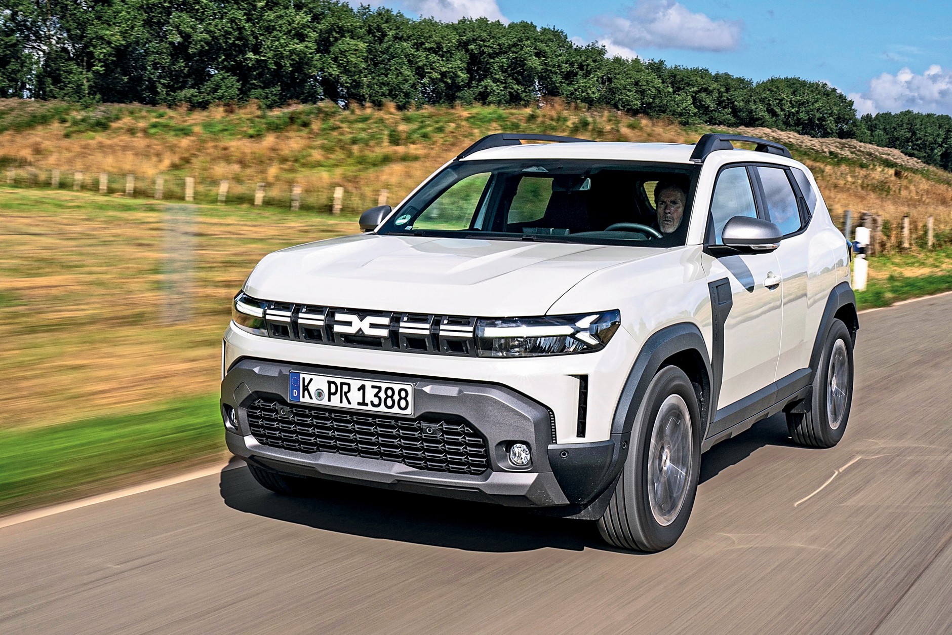 Pojedynek niedrogich SUVów: Dacia i MG