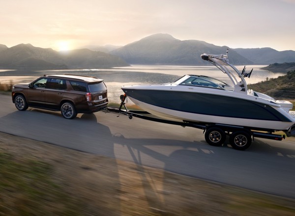 Nowe Chevrolety Tahoe i Suburban - jeszcze więcej mocy i zaawansowanej techniki