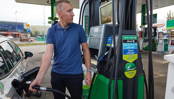 Paliwa w Polsce wciąż drożeją. Za co płacimy w cenie za litr?