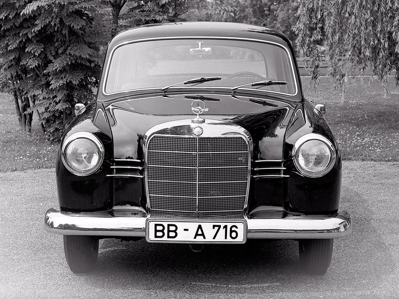 Mercedes-Benz E: historia gwiazdy klasy średniej wyższej (250 fotografii)