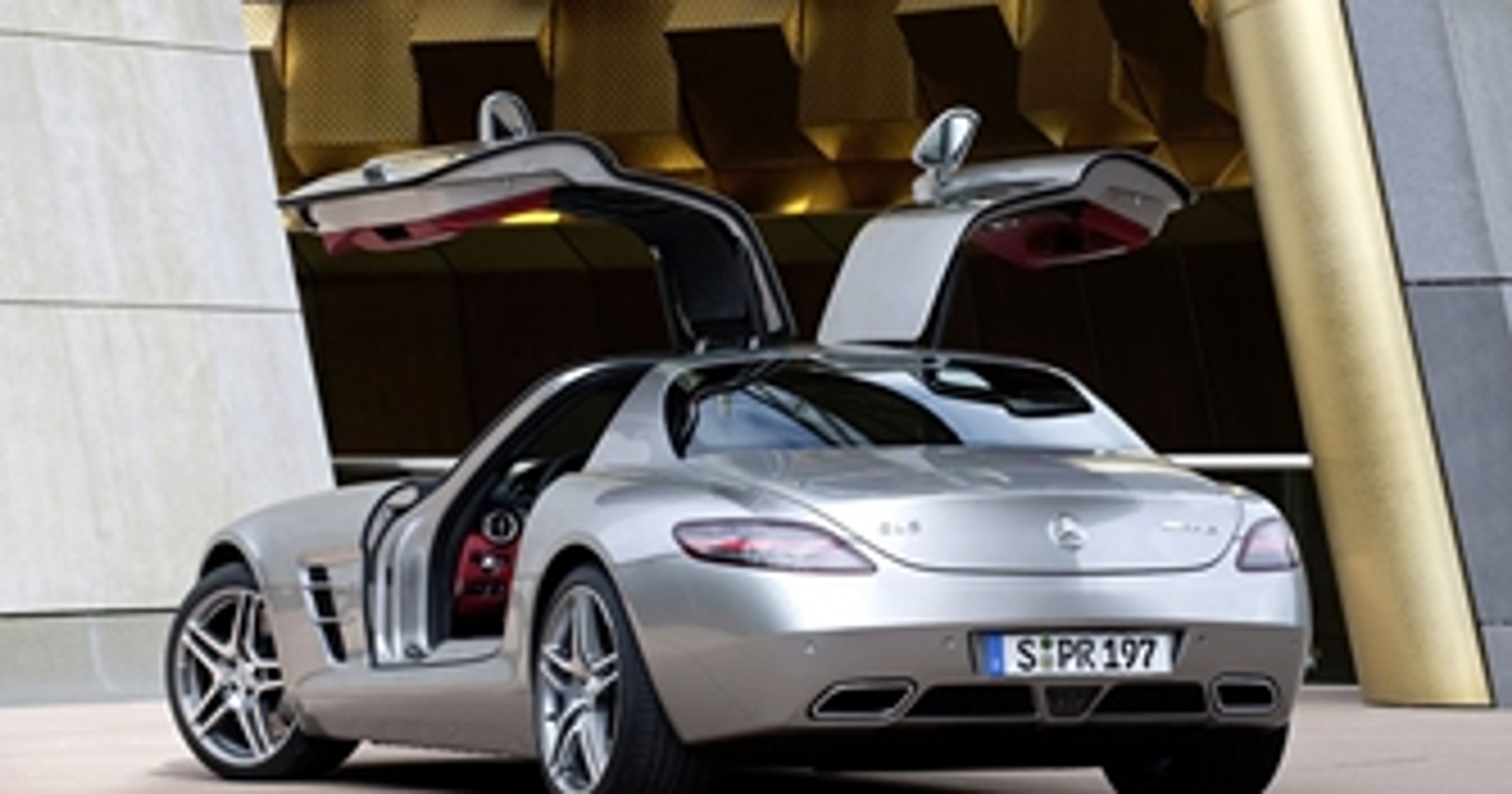 Mercedes SLS AMG i Mclaren MP4-12C 