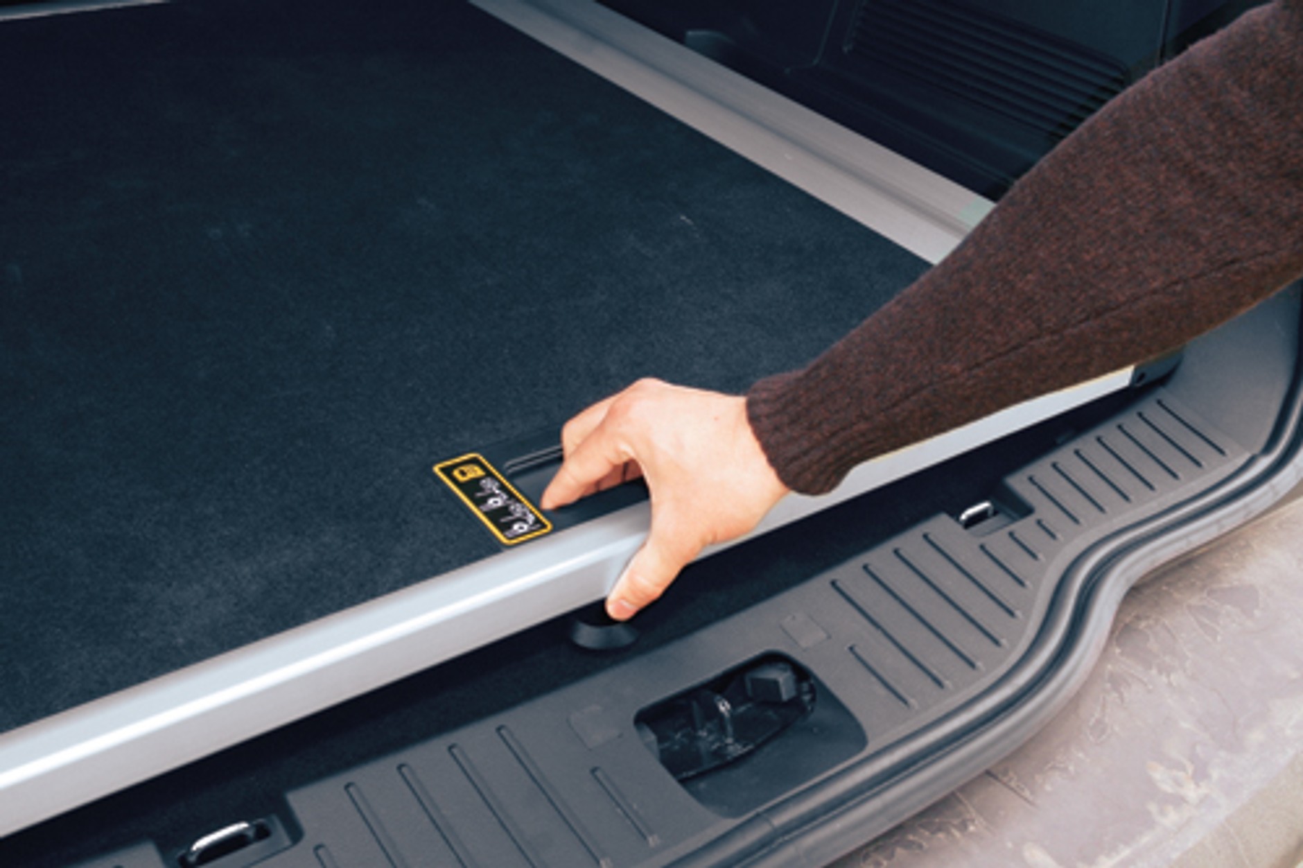 Ford S-Max 2.5 Turbo Titanium - Maksymalnie inny